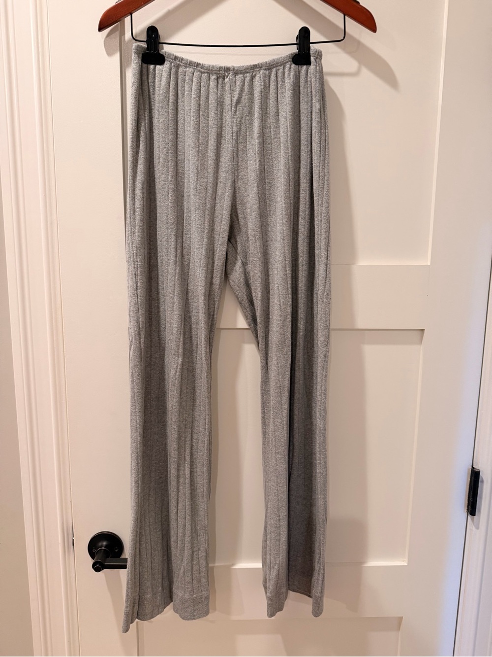 DONNI. Pointelle Simple Crop pant in heather grey - Picture 4 of 7